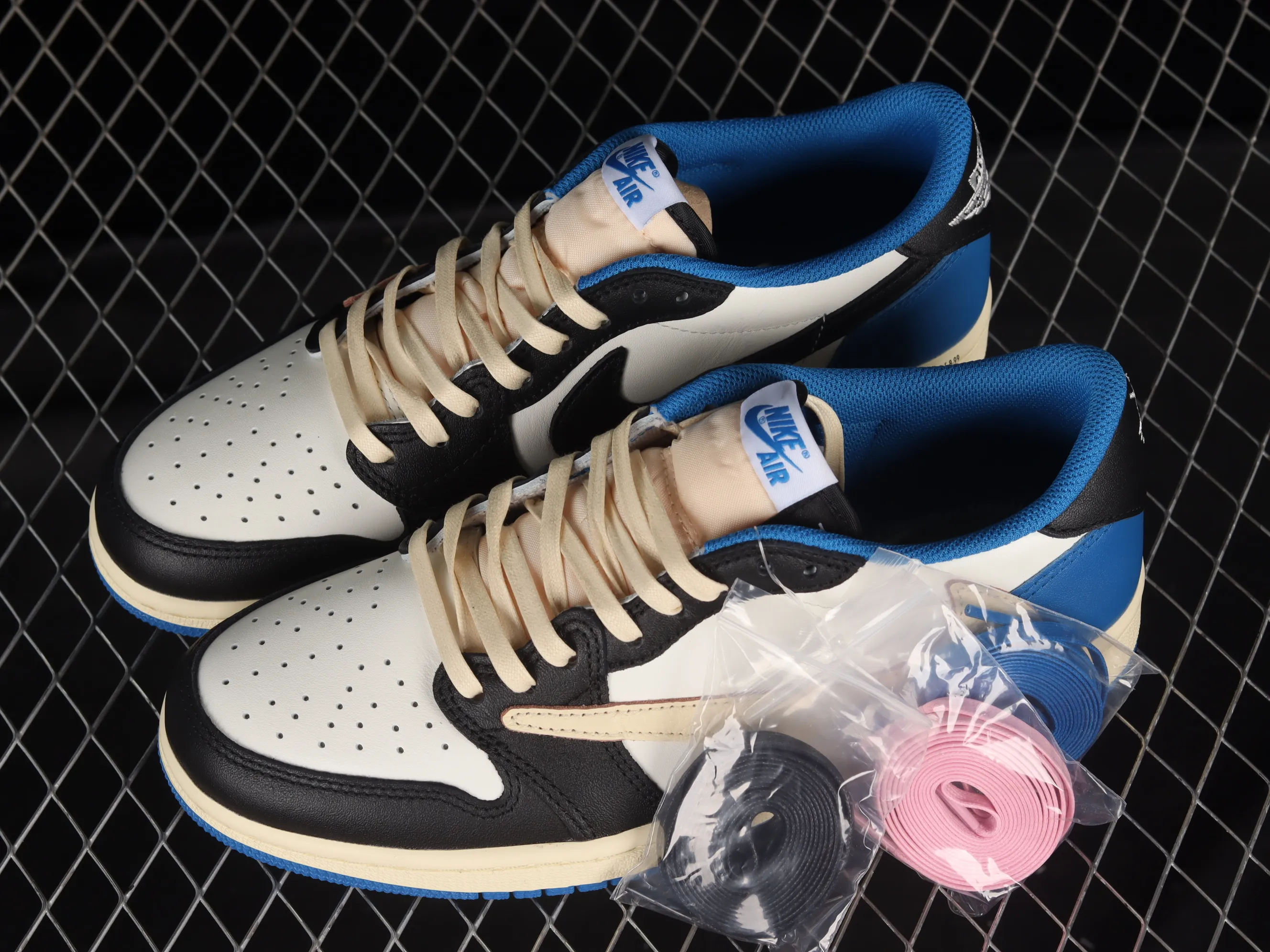 All categories Air Jordan Jordan series basketball shoes Air Jordan 1 Low LJR version Travis Scott x Air Jordan 1 Low OG AJ1 Joe 1 joint overhead hook DM7866-140